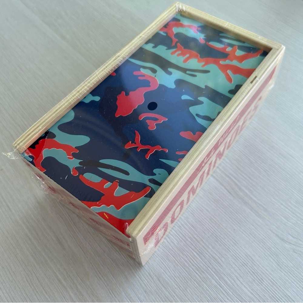 Andy Warhol Camouflage 28 Wooden Dominoes New in Wooden Box Mudpuppy Pop Art